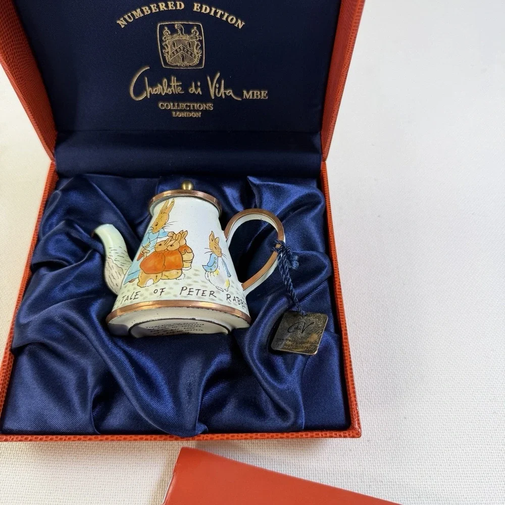 Vintage Charlotte Di Vita Peter Rabbit Miniature Tea Pot London 2001-2002 #BP003